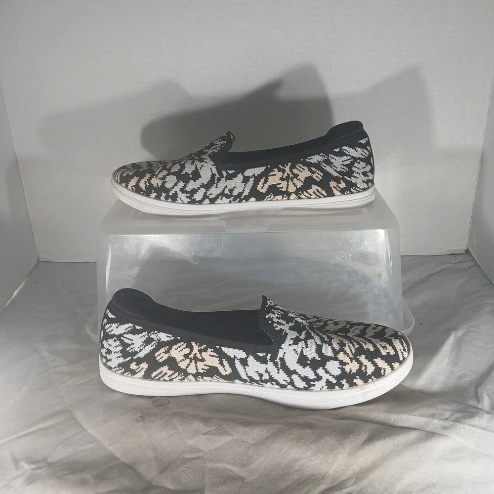 Skechers Slip On‎ Sneakers 9 Black White Animal Print Memory Foam Casual 158302